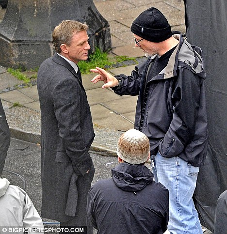 Today we found on the net the first pictures of Daniel Craig (James Bond) as 